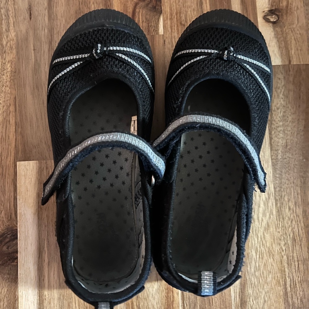 Osh Kosh B’gosh Black Mary Jane Gym Shoes Girls Size 12